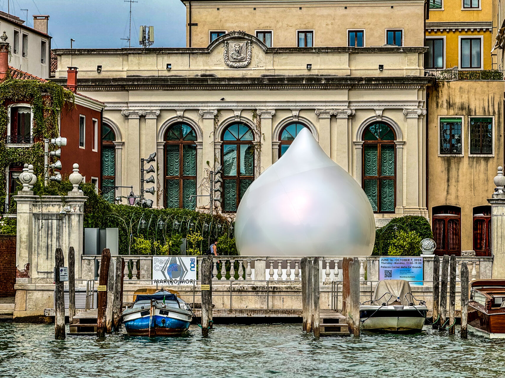 Hoju by Mariko Mori, on view at Palazzo Corner della Ca’ Granda, Venice, as seen fron the Grand Canal, photo by Christopher Pelham